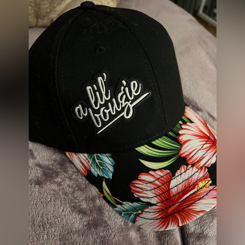 NEW never worn Hawaiian “lil bougie” hat